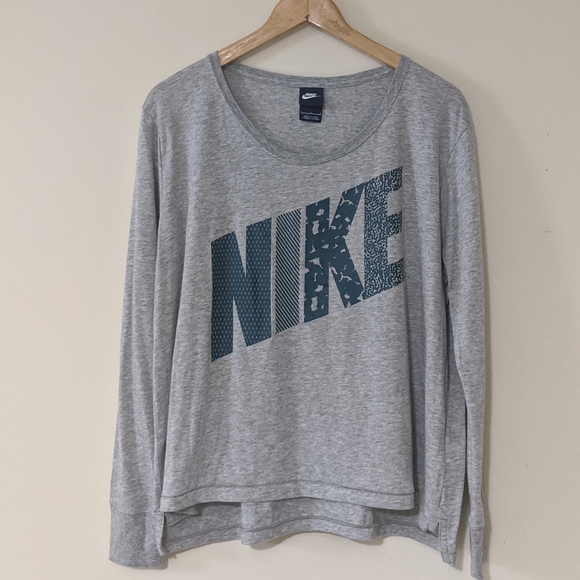 Nike Logo T-Shirt Loose Fit Athletic Top Large - Picture 1 of 6
